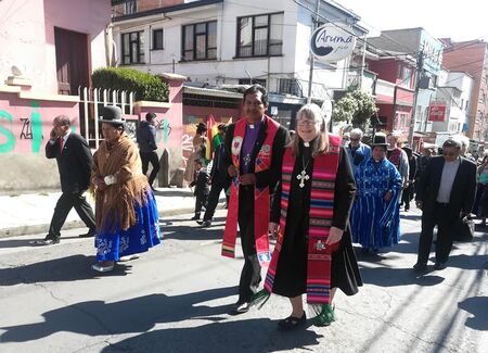 Umzug in den Straßen von La Paz, Kirchenpräsident, Pfarrerin